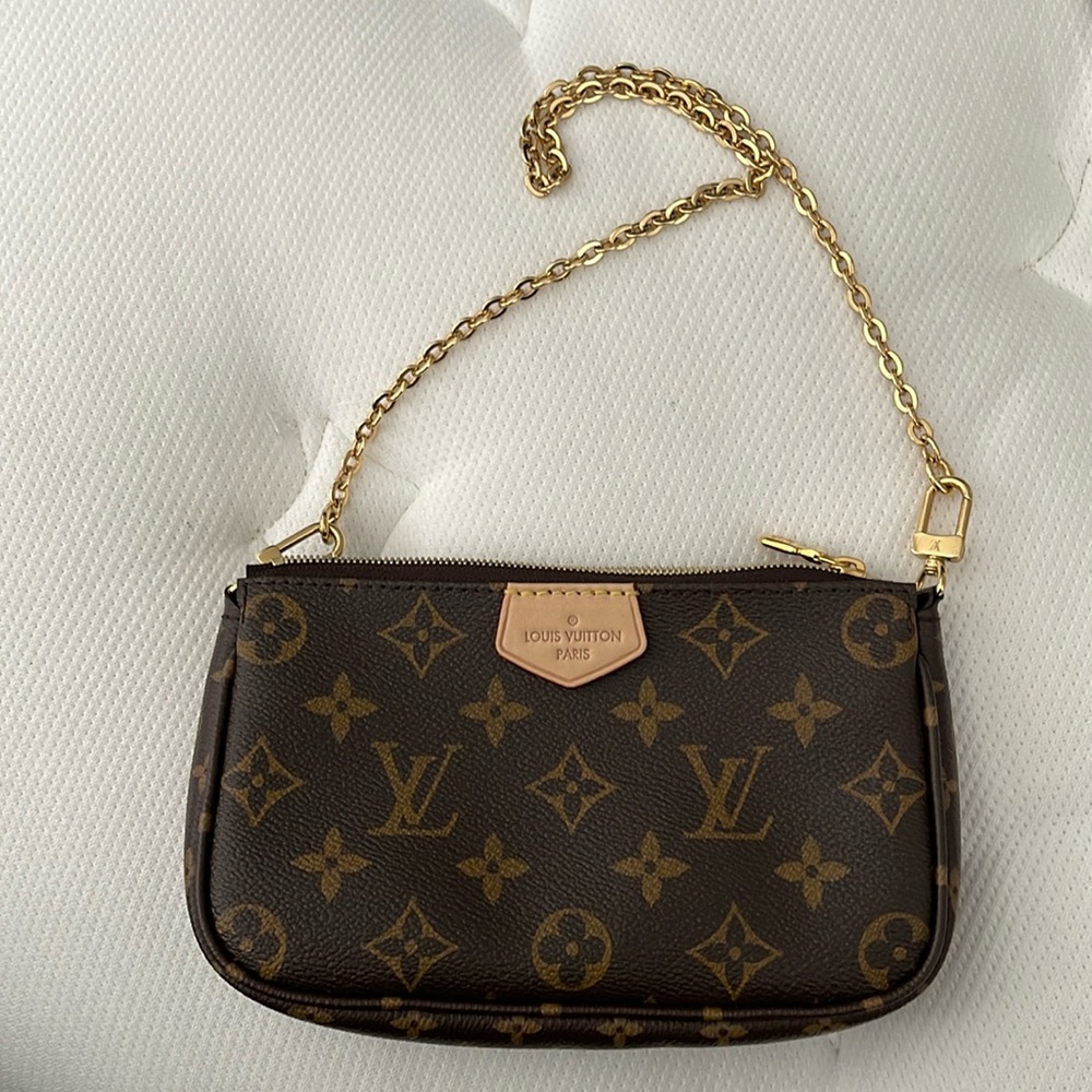 Authentic 🔥🔥🔥 Louis Vuitton small pochette